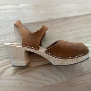 Lotta from Stockholm Highwood Brown Clogs in Oiled Nubuck size 39